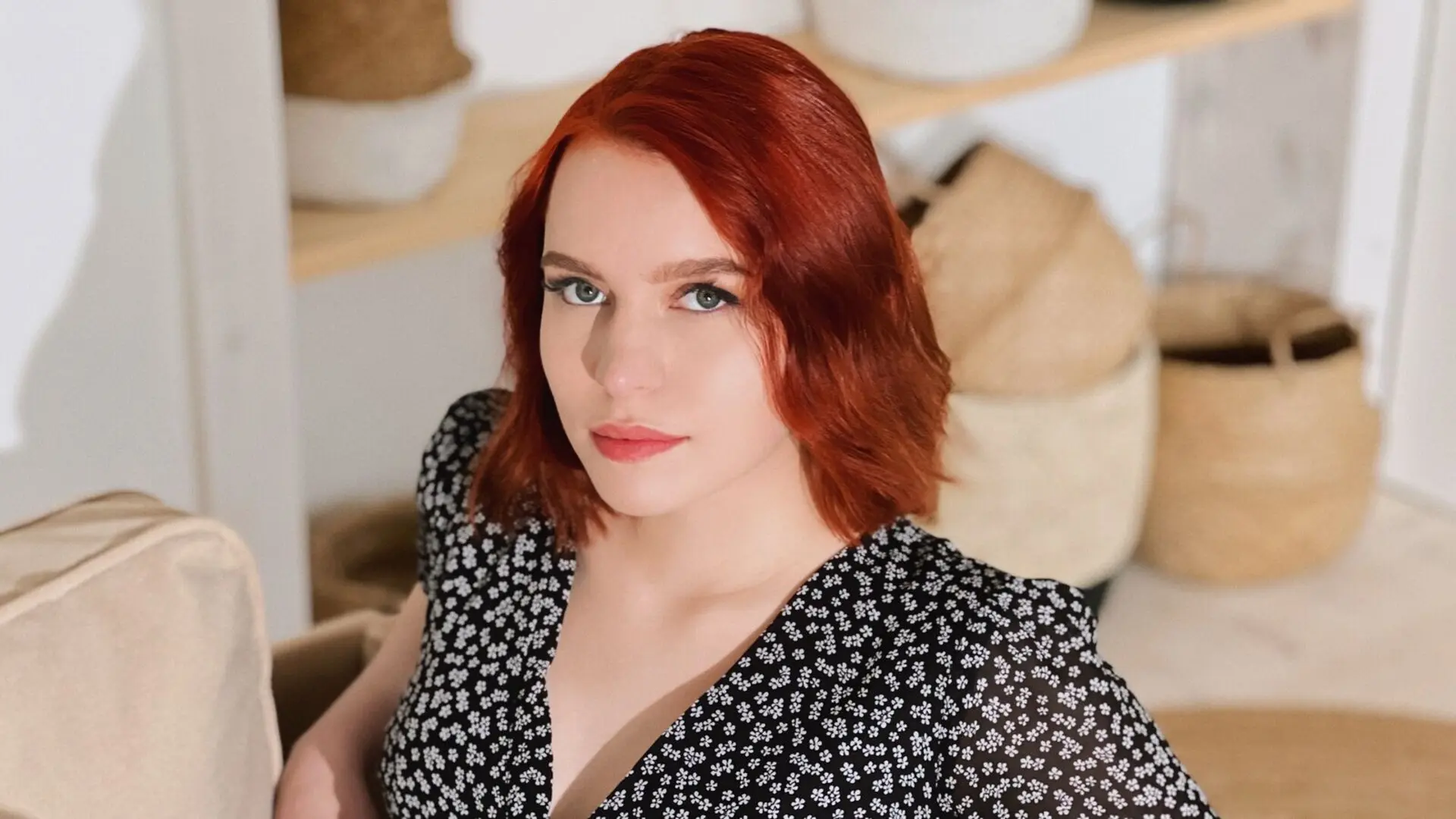 AmaliaNeal Cumshow Vip