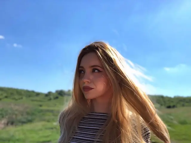 AnneSinclair Cumshow Vip