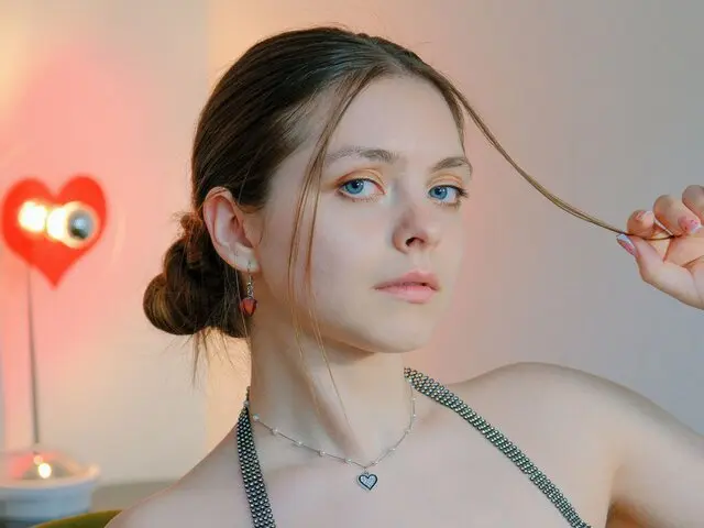GloriaWoods Cumshow Vip