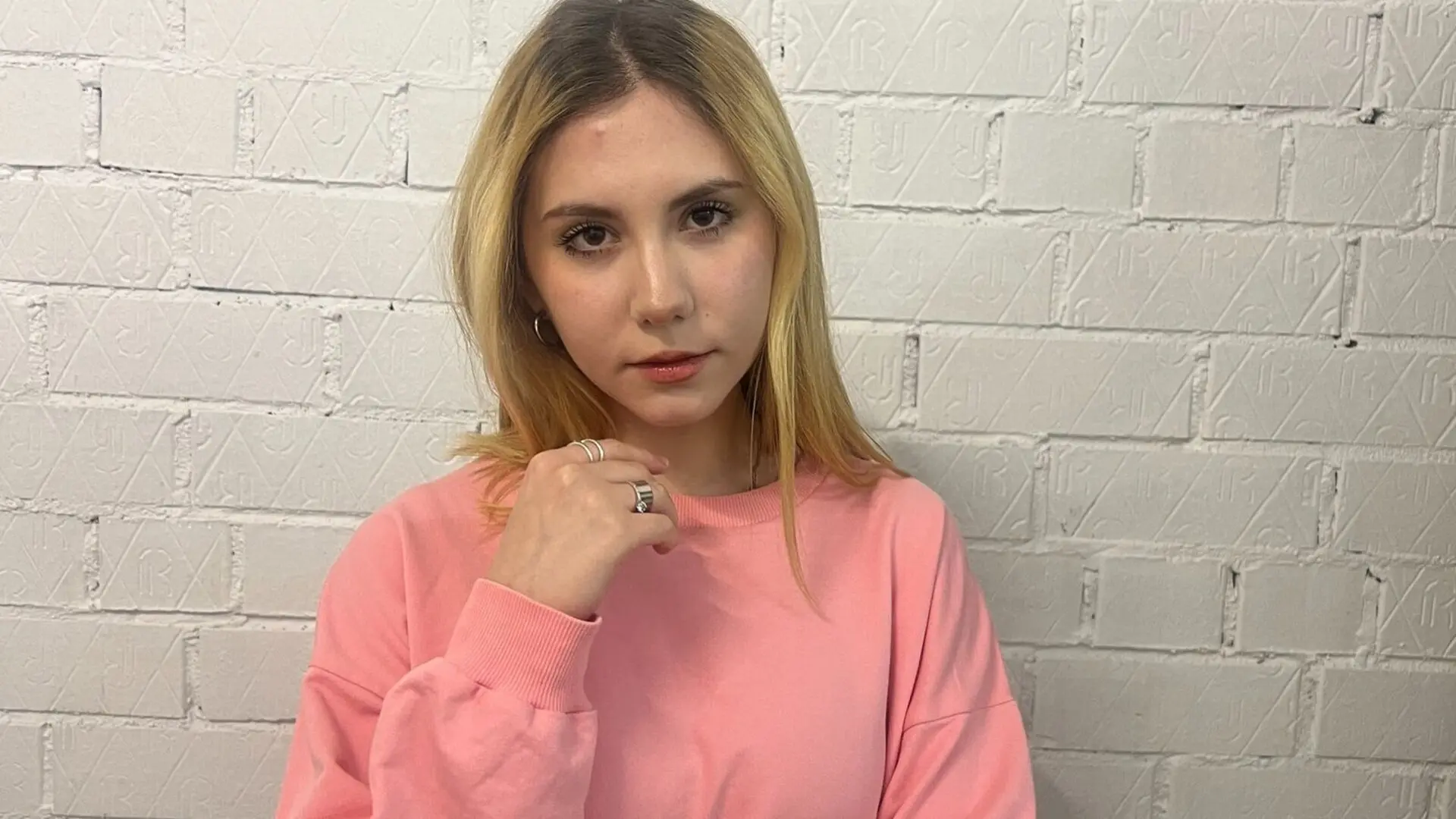 KarineHingston Cumshow Vip