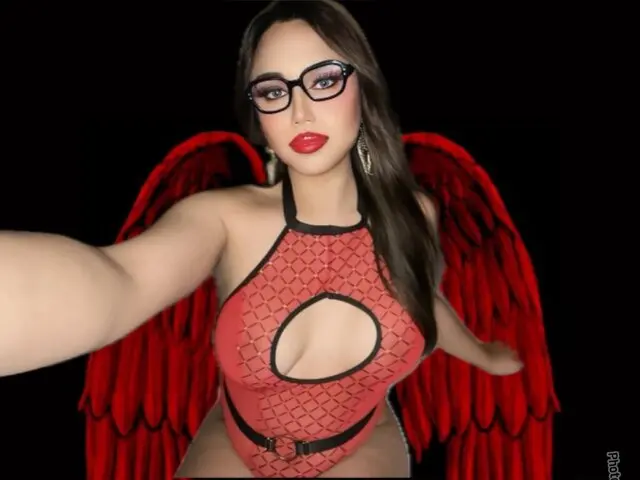 LoraConsani Cumshow Vip